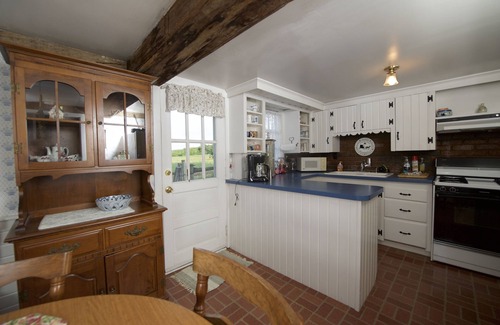 Paradise Cottage | Adorable Carriage House Surrounded by Amish Farms on the Grounds of Historic B&B