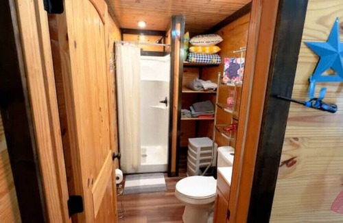 Granbury Cottage | Adorable Cottage on 4 Acres near Downtown Granbury