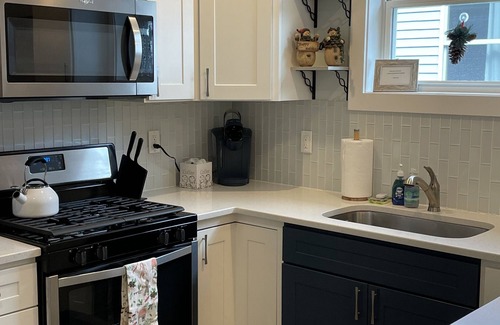 Michigan City House | Adorable cottage in the Michiana Shores area! Close to Lake Michigan and Dunes