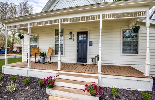 Aubrey House | Adorable Downtown Aubrey Home - Sleeps 7
