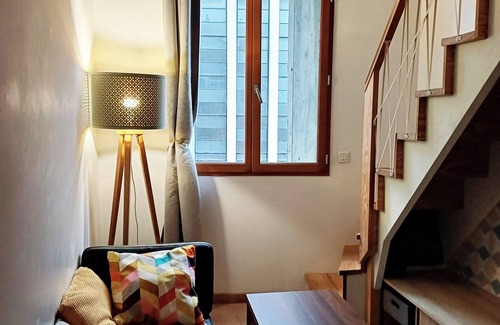 Saint-Bruno - Saint-Victor Apartment | Adorable duplex apartment ideally located in a beautiful Bordeaux building