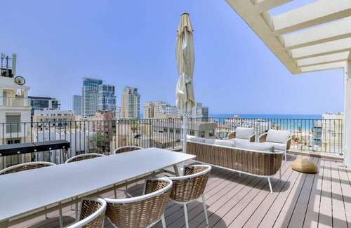 Tel Aviv Promenade Apartment | Adorable full sea view with Jacuzzi