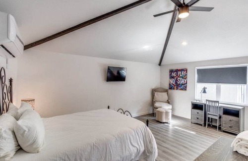 North Dallas House | Adorable Guest House/Private Yard