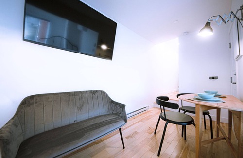 Gay Village Apartment | Adorable One Bed Apt 96% Walking Score in Downtown Close to Metro