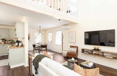 Chattahoochee Hills House | Adorable One Bedroom Loft Oasis in Chatt Hills, GA