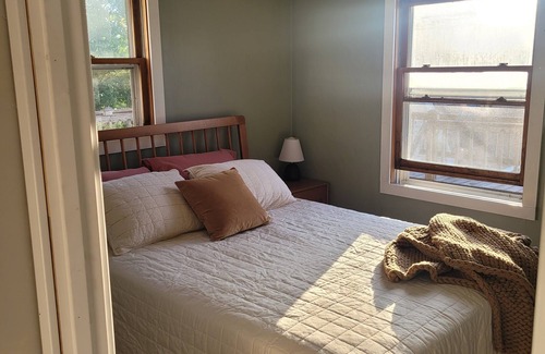 Traverse City Cottage | Adorable peninsula cottage orchard with private hot tub - near vineyards