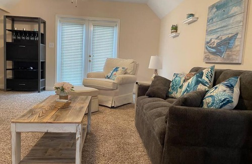 Lakeland Apartment | Adorable private 1-bedroom studio on mini-farm.