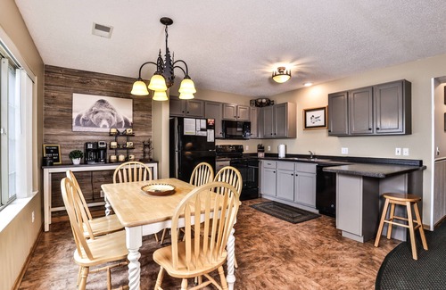 St Germain Condo | Adorable Spacious Condo w/lakefront access!