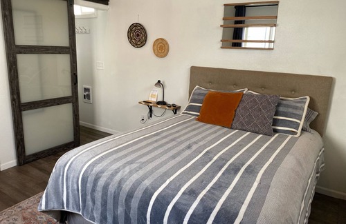 Central - Terry Cottage | ★Adorable Tiny House near hospitals & breweries ★