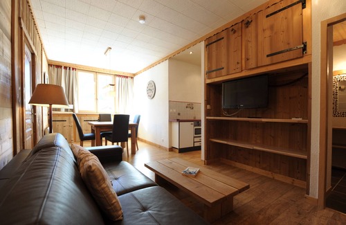Les Menuires Apartment | ADRET Apartment - 5 people - Near the slopes - 3 Valleys