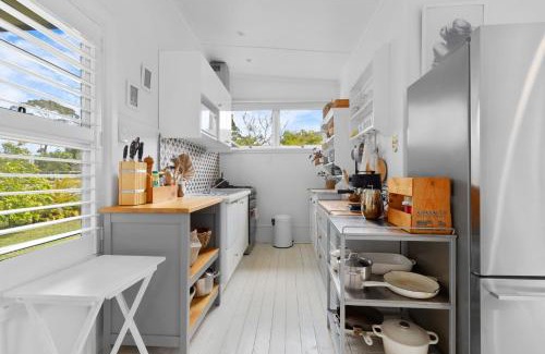 Erowal Bay House | Adrift - Pet-friendly - 5 min Walk to Bay - Rustic Charm
