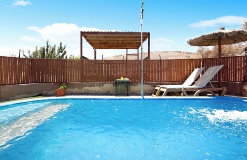 Tuineje House | Adults-Only Holiday Home Alma Eco-Rustic with Shared Pool and Terrace