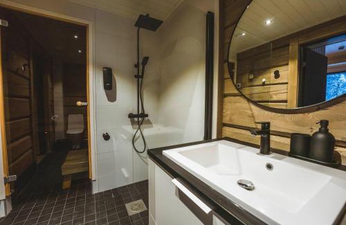 Rovaniemi Hotel | Adults Only Invisible Forest Lodge & SPA