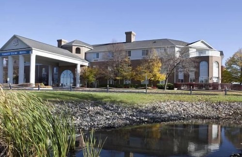 Mishawaka Hotel | Adventure Awaits! Near Eck Baseball Stadium, Kitchenette