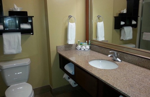 Madison Hotel | Adventure Awaits! Spacious Unit Near Attractions