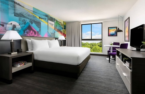 Lower Allston Hotel | Adventure Awaits! Stylish 2 Queen Beds, Near Attractions