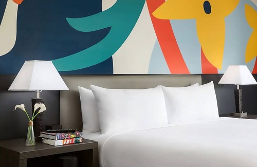 Lower Allston Hotel | Adventure Awaits! Stylish 2 Queen Beds, Near Attractions