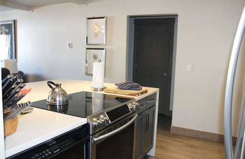 Crested Butte Condo | Adventure Awaits! Beautiful, Ski-in/out Mtn Condo w/Views, Fireplace