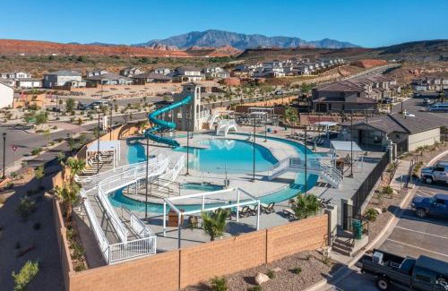 Washington House | Adventure Base Camp Pet Friendly with Resort Living Pool, Arcade, Pickle-ball