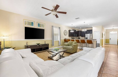 Davenport Apartment | Adventure Lux Retreat 9BR Pool 6 H2O WPark TIX INC