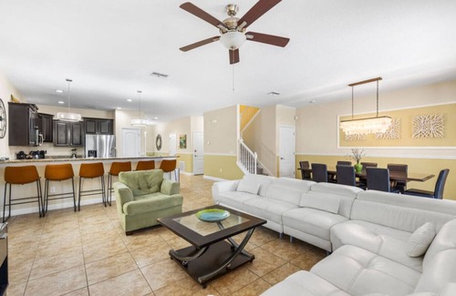 Davenport Apartment | Adventure Lux Retreat 9BR Pool 6 H2O WPark TIX INC