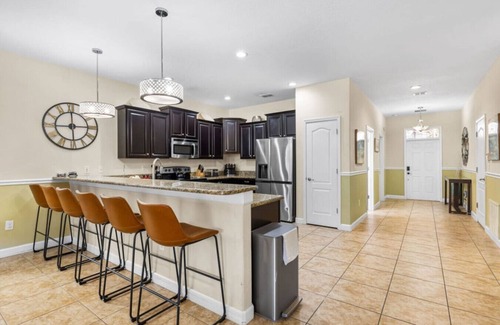 Davenport Apartment | Adventure Lux Retreat 9BR Pool 6 H2O WPark TIX INC