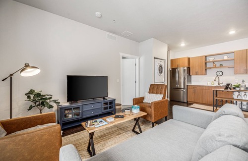 Traverse City Condo | Adventure Seeker's Escape | Downtown | Bicycles | AC