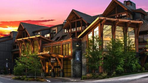 Canmore Apartment | Adventurer's Escape~ Mountain Luxury Resort