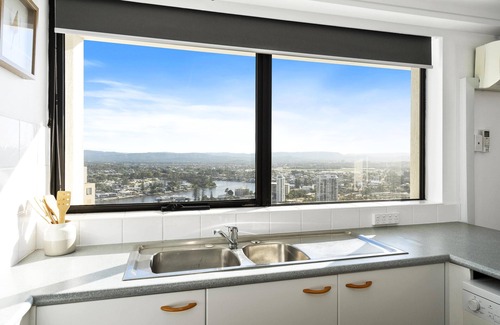 Surfers Paradise Apartment | Aegean - 2 Bedroom Apartment with Ocean View