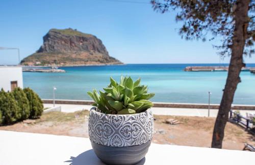 Monemvasia House | Aeolos Guesthouse