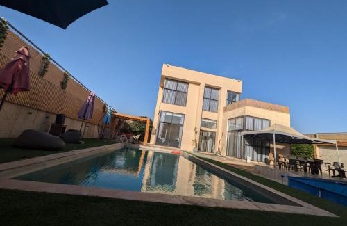 Al Jizah Ski Chalet | Aeropuerta Mini Villa - Private self check-in Comfy Layover near Amman Airport