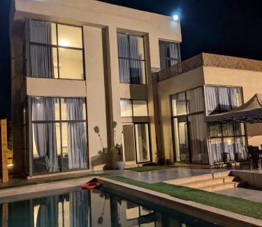 Al Jizah Ski Chalet | Aeropuerta Mini Villa - Private self check-in Comfy Layover near Amman Airport