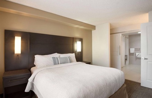 Reno/Tahoe Airport Hotel | Aesthetically Pleasing Resort Unit w/Full Kitchen, Near Fleischmann Planetarium