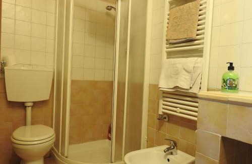 Borghetto di Vara House | Affittacamere "La lanterna delle fate"