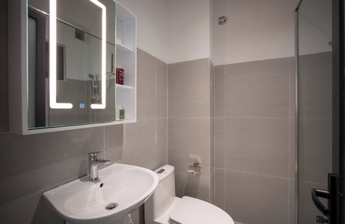 District 3 Apartment | Affordable Chic studio for 4 Guests with AC, WiFi in marvelous Hồ Chí Minh City