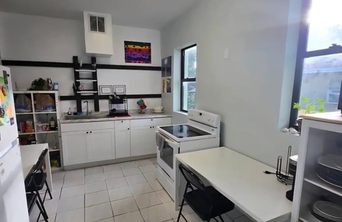 Coral Way Bed & Breakfast | Affordable, Clean and Supported -24/7 Staff onsite