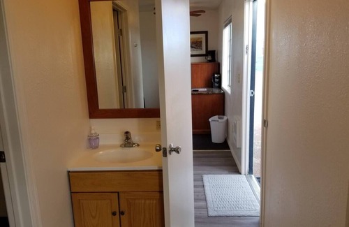 Valle Cabin | Affordable Getaway near Grand Canyon Sleeps 4