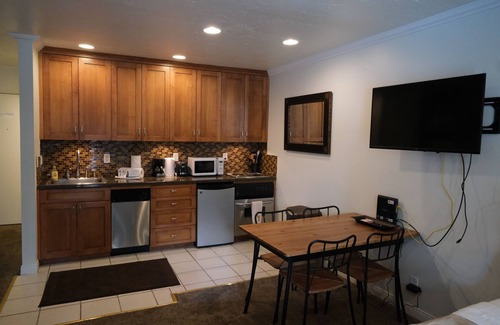 Mammoth Lakes Apartment | Affordable studio close to slope and golf