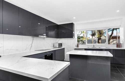 Anna Bay House | Afterdune Delight 200 metres to the Water's Edge