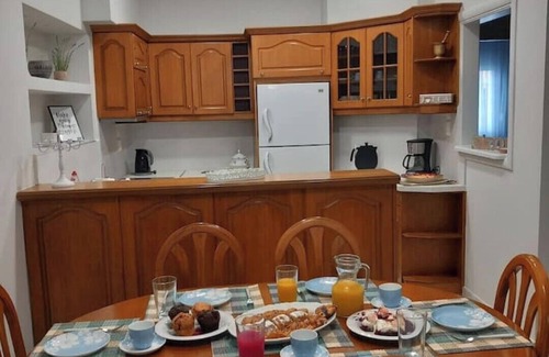 Volos City Centre House | Aggeliki's Place Detached Home With Yard/parking