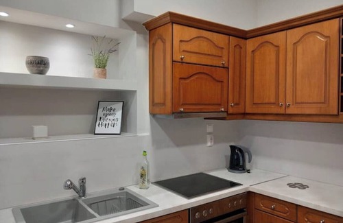 Volos City Centre House | Aggeliki's Place Detached Home With Yard/parking