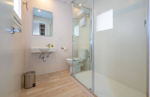 Roses Town Center Hotel | Agi Gloria Rooms 206 Hostel for rent in Roses Girona.