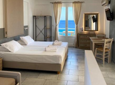 Megas Gialos Hotel | Agnadi Syros Beachfront Studios & Rooms