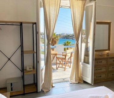 Megas Gialos Hotel | Agnadi Syros Beachfront Studios & Rooms