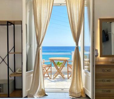 Megas Gialos Hotel | Agnadi Syros Beachfront Studios & Rooms