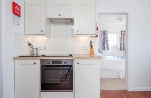 St Davids Cottage | Agos y Mor, Holiday Cottage Nr St Davids, Sleeps 4, 2 bedrooms, bathrooms