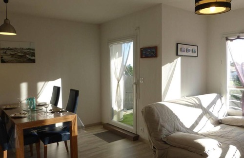 Saint-Gilles-Croix-de-Vie Apartment | Agréable T2 à 1,5km du centre, proche plage, balcon, parking privé, ascenseur, 4 couchages - FR-1-224-447