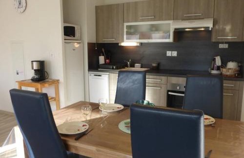 Saint-Gilles-Croix-de-Vie Apartment | Agréable T2 à 1,5km du centre, proche plage, balcon, parking privé, ascenseur, 4 couchages - FR-1-224-447