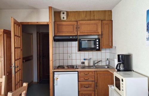 Chamonix City Centre Apartment | Agréable studio avec balcon proche des pistes à Chamonix, parking inclus - FR-1-517-52