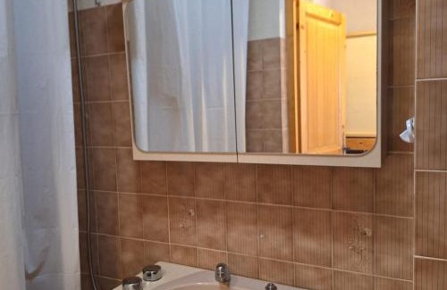 Chamonix City Centre Apartment | Agréable studio avec balcon proche des pistes à Chamonix, parking inclus - FR-1-517-52